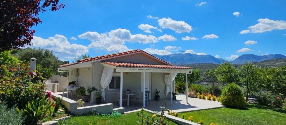Μονοκατοικία σε καταπράσινο περιβάλλον με θέα Δαφνές Ηρακλείου Detached house in a green environment with a view of Dafnes Heraklion εικόνα ακινήτου