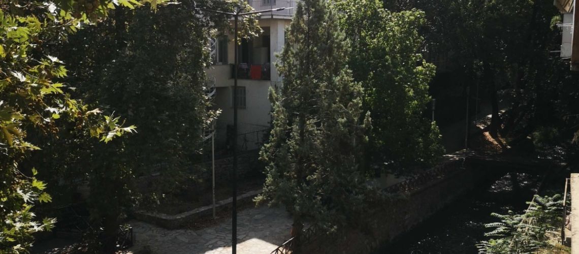 Κτίριο με κατάστημα και σπίτι Κρύα Λιβαδειά Building with shop and house Krya Livadia εικόνα ακινήτου