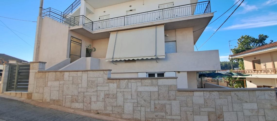 Πωλούνται δύο διαμερίσματα ιδανικά για δημιουργία μεζονέτας Κρανίδι Ερμιόνης Two apartments for sale, ideal for creating a maisonette, Kranidi, Ermioni εικόνα ακινήτου