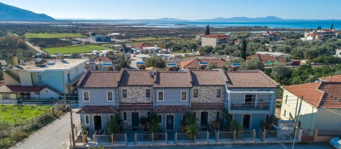 Πωλείται Συγκρότημα 5 Υπέροχων Μεζονετών Στην Ηγουμενίτσα – Ιδανικό Για Τουριστική Ανάπτυξη Complex of 5 Wonderful Maisonettes for Sale in Igoumenitsa – Ideal for Tourist Development εικόνα ακινήτου