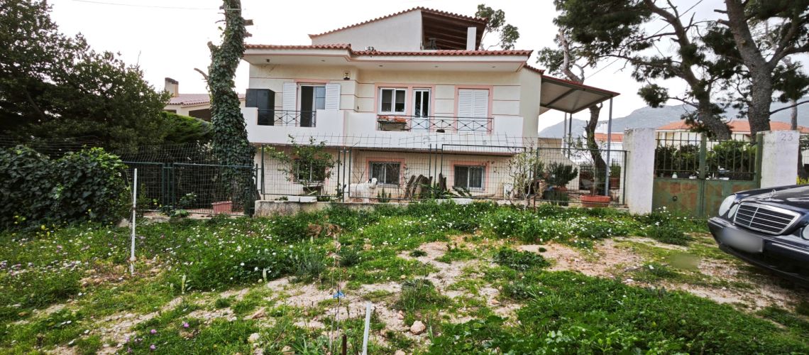 Πωλείται Γωνιακή Κατοικία σε Πολύ Ωραία Τοποθεσία στη Βαρυμπόμπη Αττικής Corner House for Sale in a Very Nice Location in Varibombi, Attica εικόνα ακινήτου