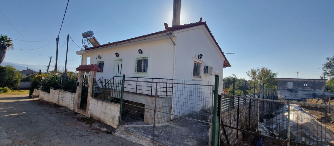 Πωλείται κατοικία με αυλή με ελαιόδεντρα Πιλαλίστρα Μεσσήνη House for sale with a courtyard with olive trees, Pilalistra, Messini εικόνα ακινήτου