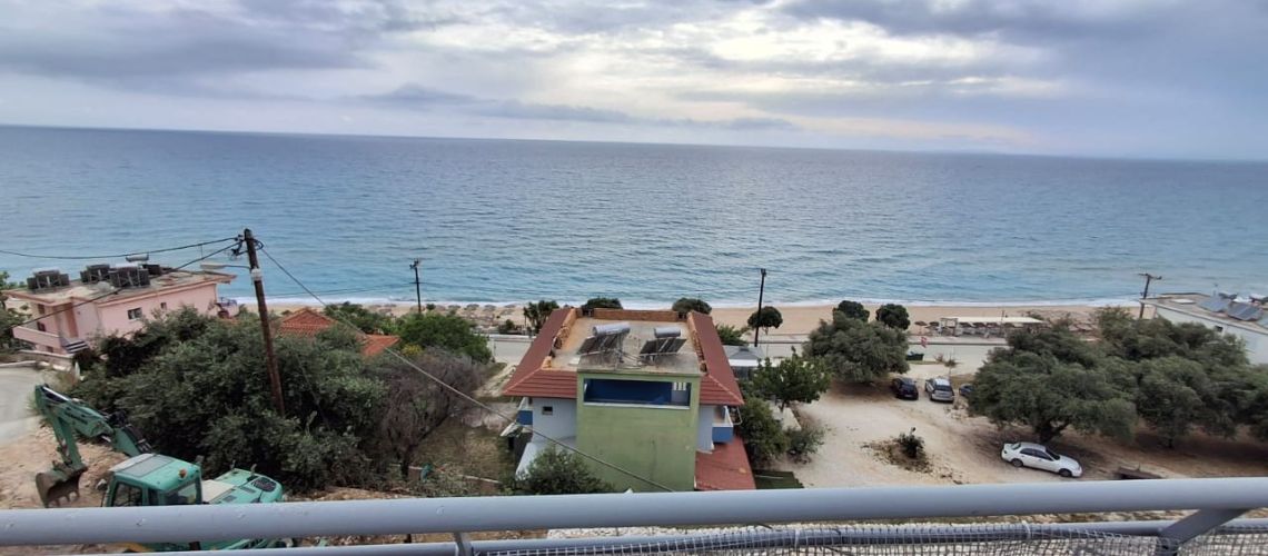 Πωλείται παραλιακό διαμέρισμα με απίστευτη θέα στο Ιόνιο Βράχος Πρέβεζα Beachfront apartment for sale with incredible views of the Ionian Sea, Vrachos, Preveza εικόνα ακινήτου