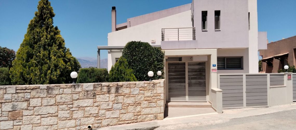 Πωλείται βίλα με τζάκι κήπο και πανέμορφη θέα Βασιλειές Ηράκλειο Κρήτης Villa for sale with fireplace, garden and beautiful view, Vasilies, Heraklion, Crete εικόνα ακινήτου