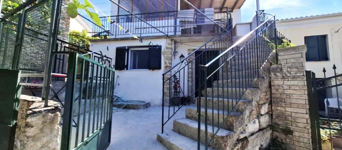 Πωλείται ανακαινισμένη διπλοκατοικία με μαγευτική θέα Νυμφές Κέρκυρας Renovated duplex house for sale with magnificent views, Nymphes, Corfu εικόνα ακινήτου