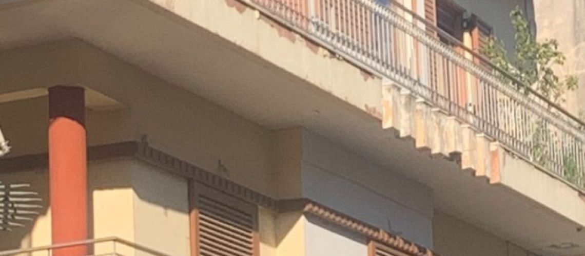 Πωλείται διαμπερές οροφοδιαμέρισμα Κέντρο Μεσσήνης For sale bright apartment for sale in the center of Messini εικόνα ακινήτου