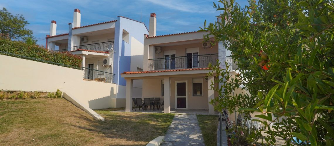 Πωλείται οικία δίπλα στη θάλασσα ανακαινισμένη μεζονέτα στην Ελάνη Χαλκιδικής House for sale by the sea, renovated maisonette in Elani, Halkidiki εικόνα ακινήτου