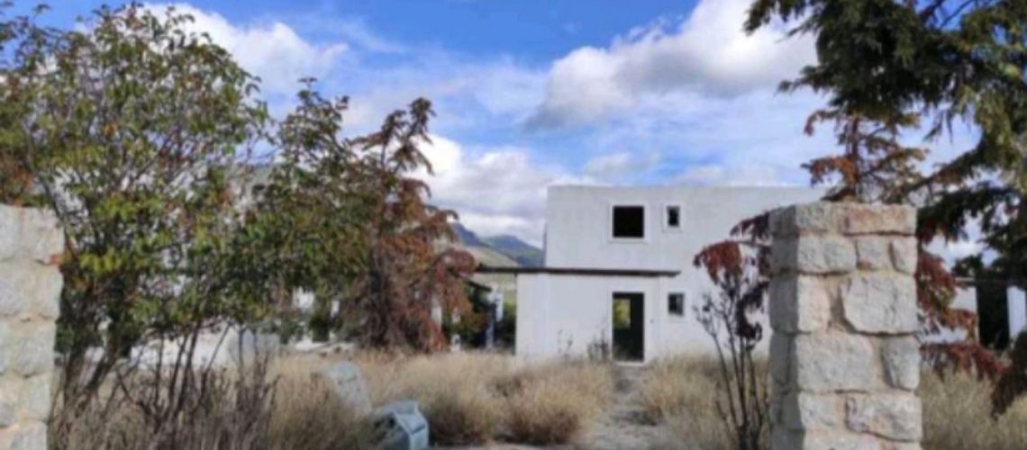 Πωλείται μονοκατοικία - μεζονέτα 90 τ.μ. σε οικόπεδο 1800 τ.μ. Λουτράκι Κορινθίας εικόνα ακινήτου